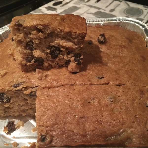 Applesauce Raisin Cake