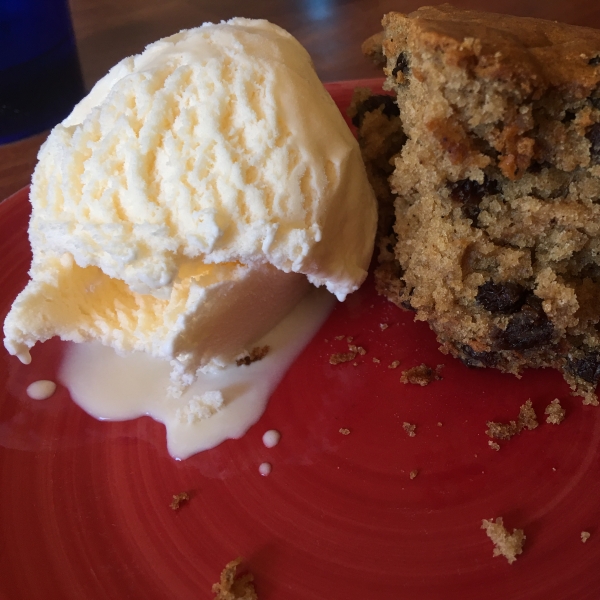 Applesauce Raisin Cake