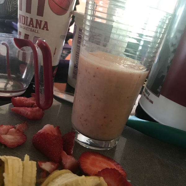 Fresh Strawberry Banana Sunrise Smoothie With Truvia® Natural Sweetener