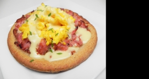 Quick Eggs Benny Pizza