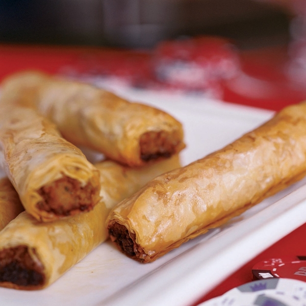 Chicken Cigar Wraps with Paprika Sauce