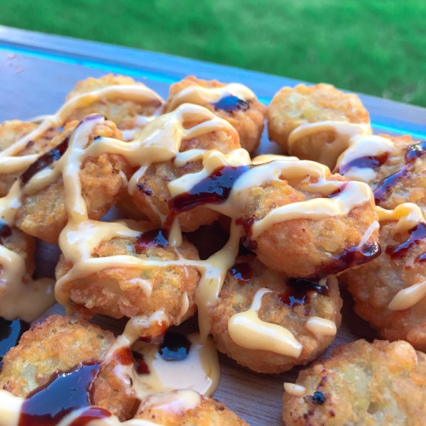Tater Tots® with Gochujang Cheese Sauce