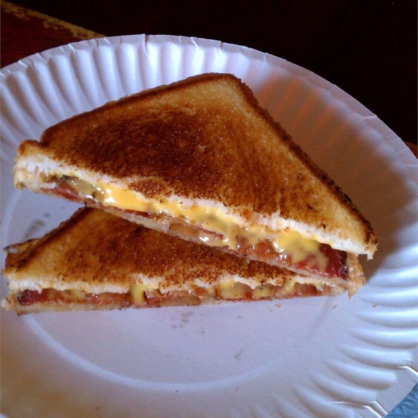 Elvis' Grilled Cheese Sandwich