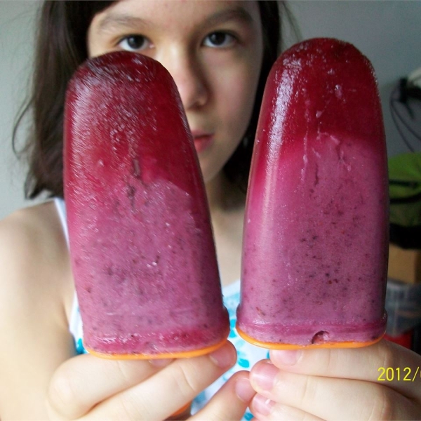 Frozen Blueberry Yogurt Pops