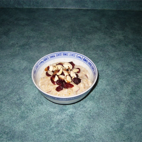 Slow Cooker Fruit, Nuts, and Spice Oatmeal