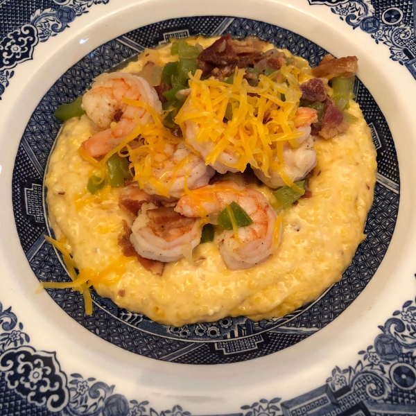 Shrimp and Cheesy Grits with Bacon