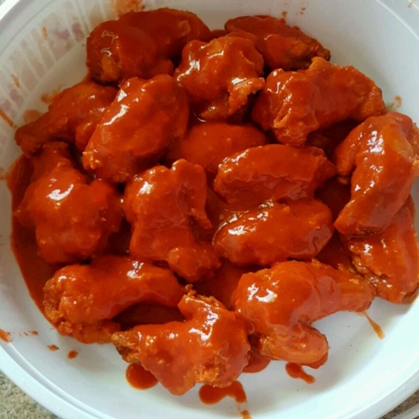 Easy Restaurant-Style Buffalo Chicken Wings