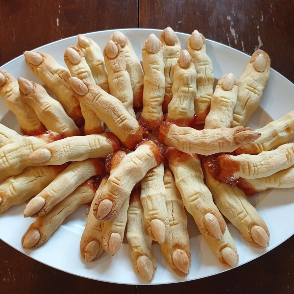 Spooky Witches' Fingers
