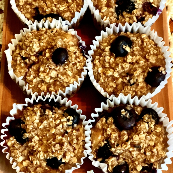 Vegan Blueberry and Banana Oatmeal Muffins