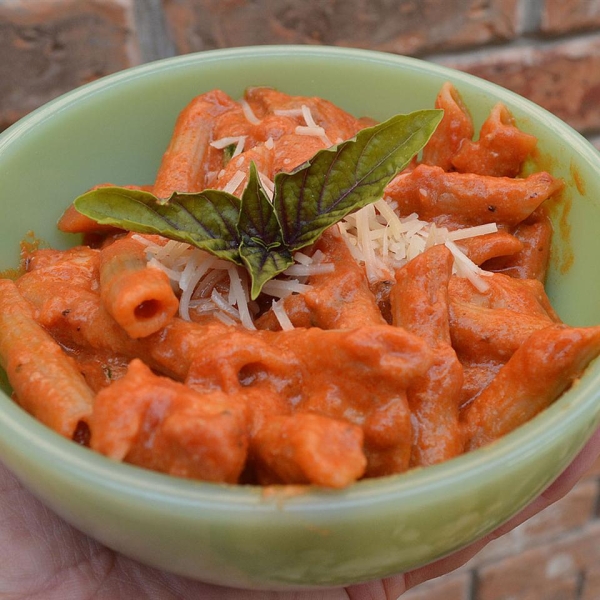 LJ's Easy Penne with Vodka Sauce
