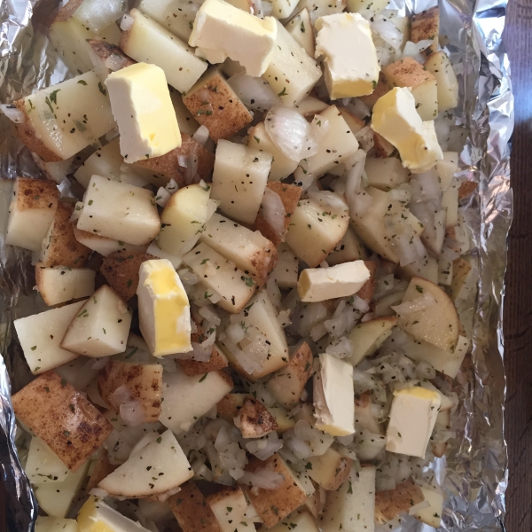 Grilled Garlic Potatoes