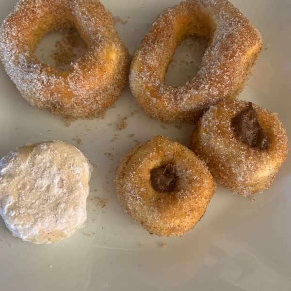 Air Fryer Cinnamon-Sugar Doughnuts