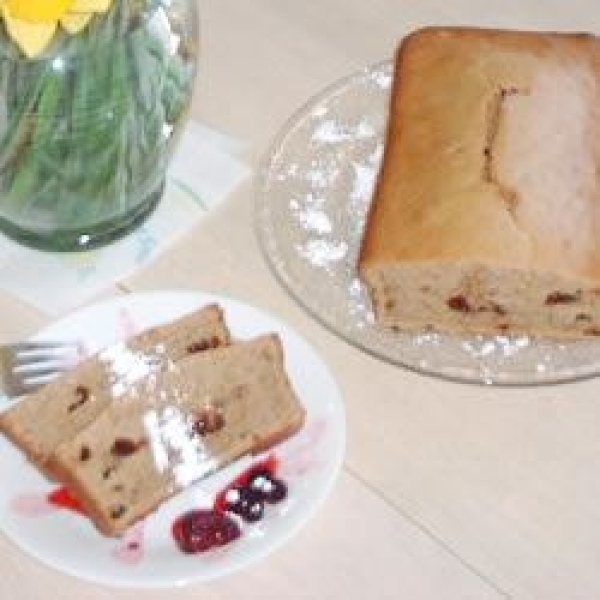 Sugarless Applesauce Cake