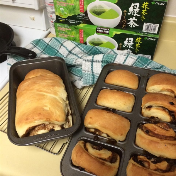 Overnight Cinnamon-Raisin Swirl Bread