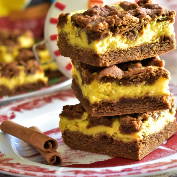 Orange-Gingerbread Cheesecake Bars
