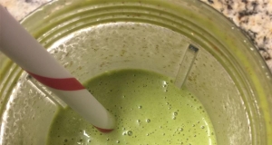 Quick Kale and Turmeric Smoothie