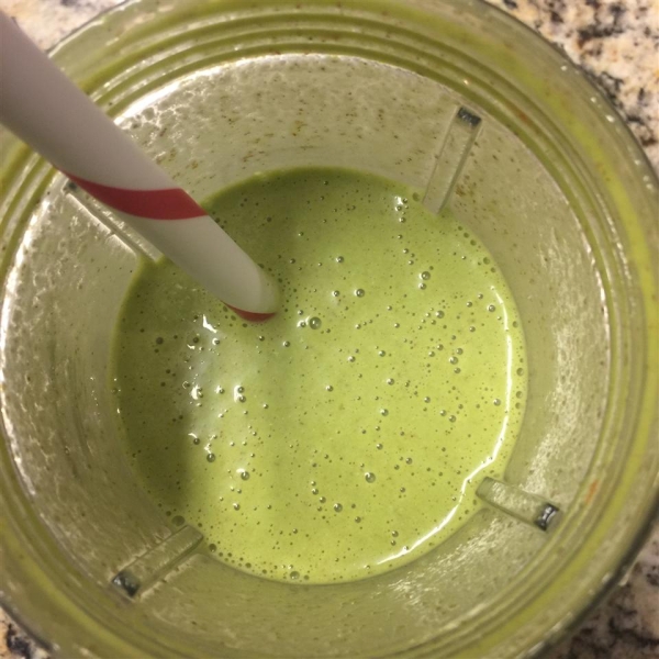 Quick Kale and Turmeric Smoothie