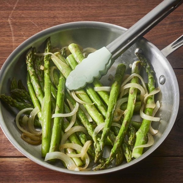 Pan-Fried Asparagus with Onions