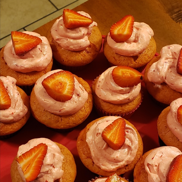 Triple Strawberry Cheesecake Cupcakes