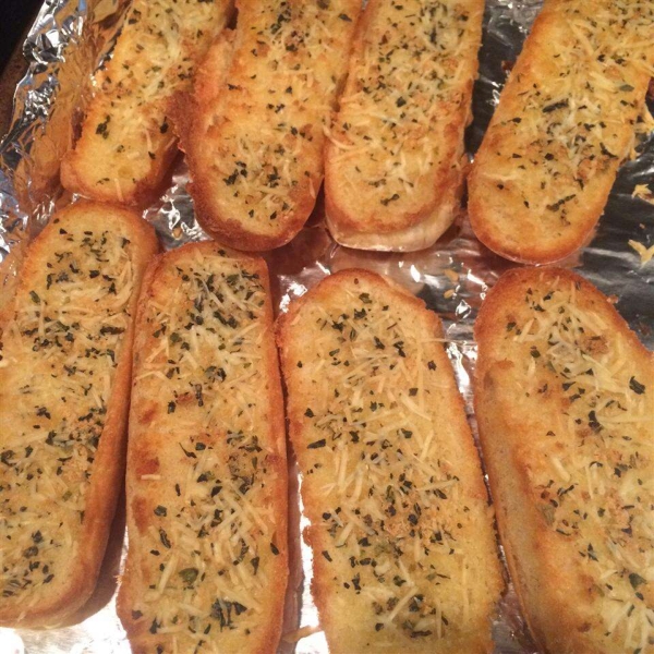 Quick Garlic Breadsticks
