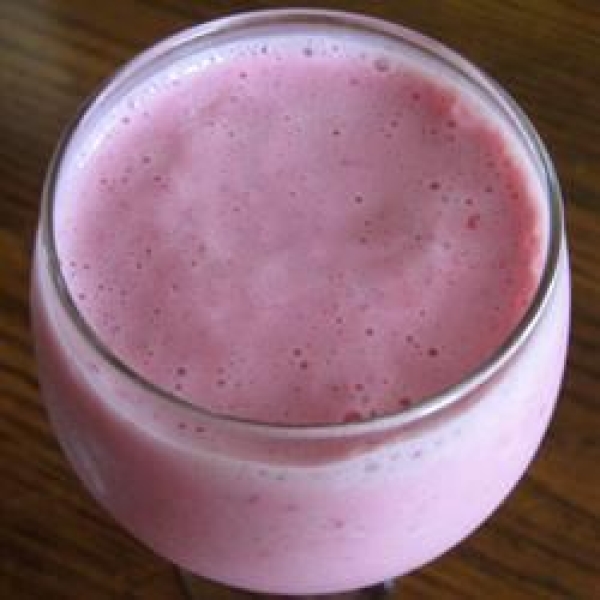 Sarah's Strawberry Cheesecake Protein Breakfast Smoothie