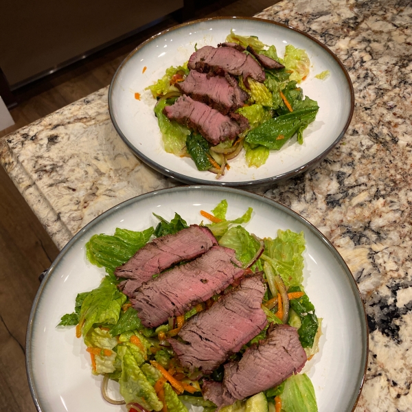 Grilled Steak Salad with Asian Dressing