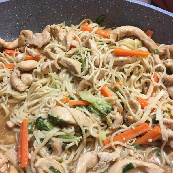 Chow Mein with Chicken and Vegetables