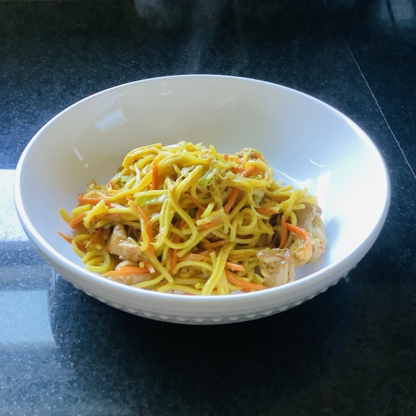 Chow Mein with Chicken and Vegetables