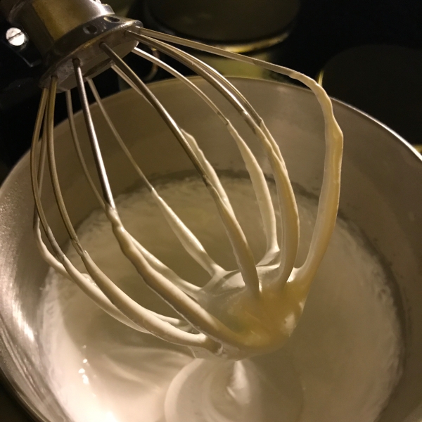 Old-Fashioned Snow Peak Frosting