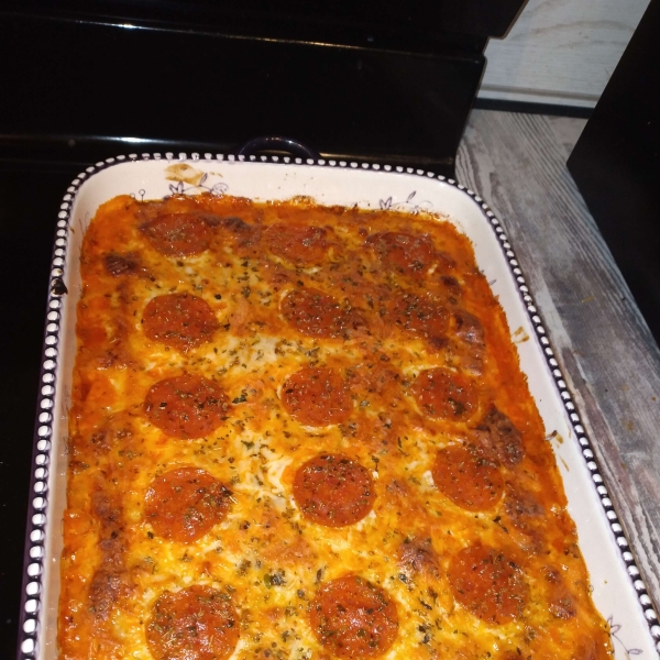 Macaroni and Cheese Pizza Bake