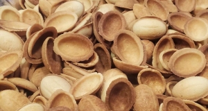 Walnut-Shaped Cookies with Dulce de Leche