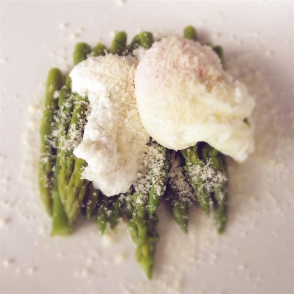 Poached Eggs and Asparagus