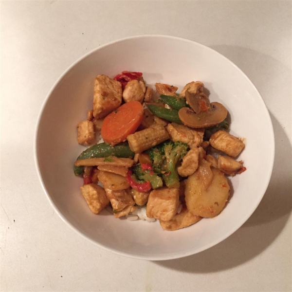 Creamy Peanut Stir-Fried Chicken