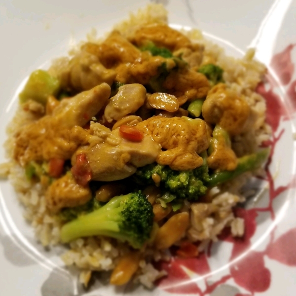 Creamy Peanut Stir-Fried Chicken