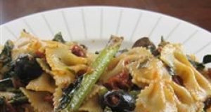 Mediterranean Pasta with Greens