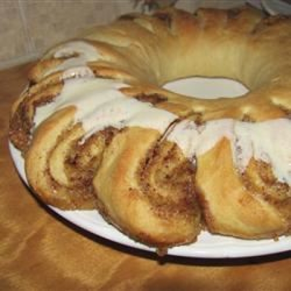Swedish Tea Ring with Pecans