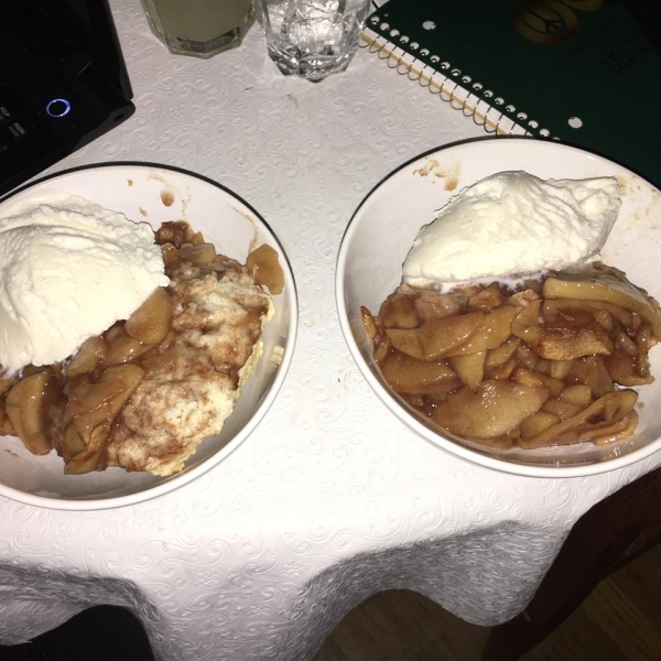 Warm Apple Cinnamon Cobbler