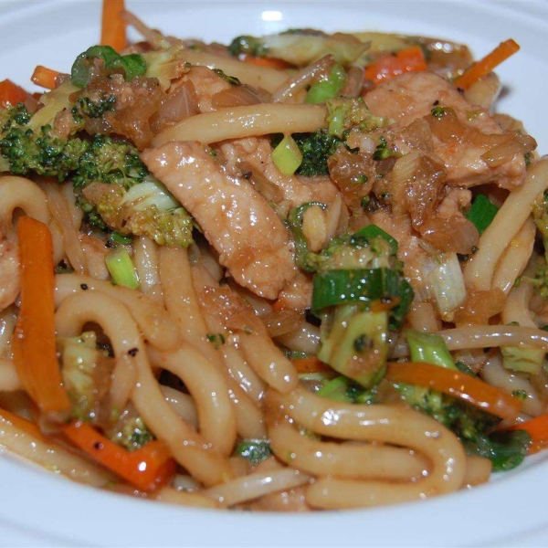 Spicy Stir-Fried Udon Noodles