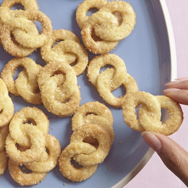 Almond Love Knots