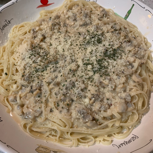 Creamy Linguine with Clam Sauce