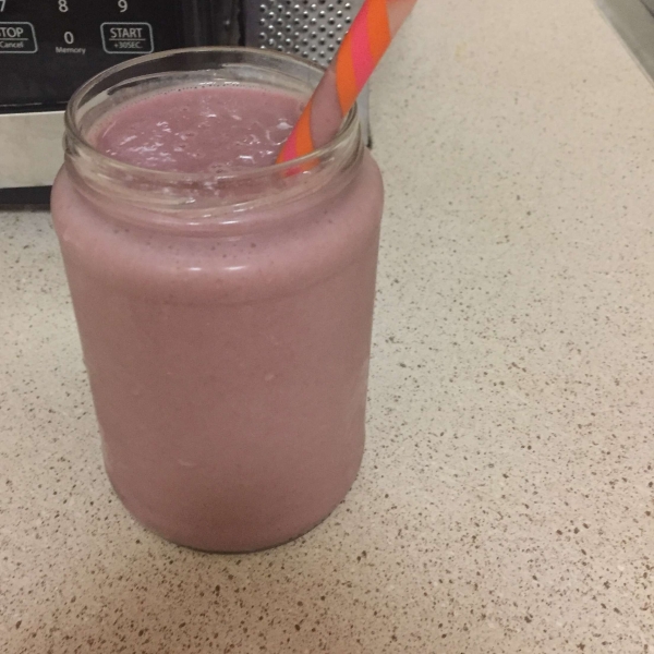 Vegan Strawberry Oatmeal Breakfast Smoothie
