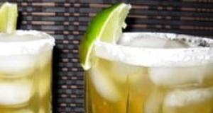 Italian Amaretto Margaritas On the Rocks