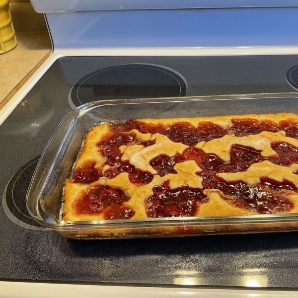 Easy Cherry Cobbler