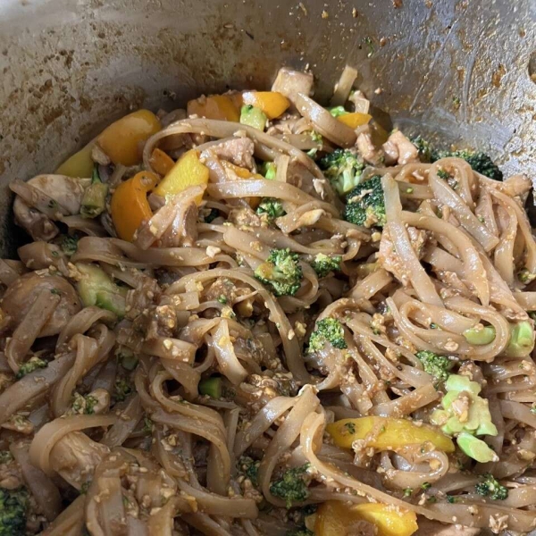 Chicken Pad Thai with Peanut Sauce