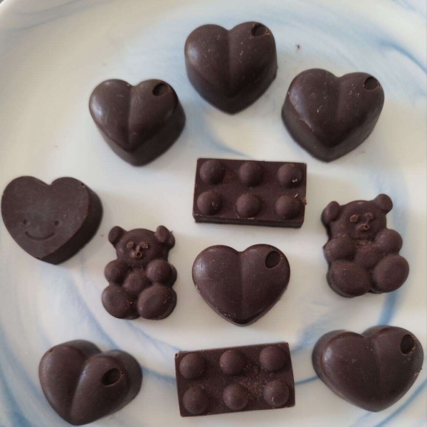 Homemade Melt-In-Your-Mouth Dark Chocolate (Paleo)