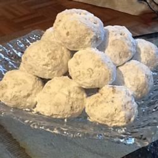 Grandma's Pecan Cookie Balls