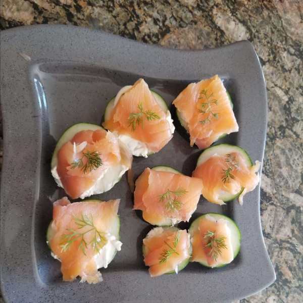 Cucumber Cups with Dill Cream and Smoked Salmon