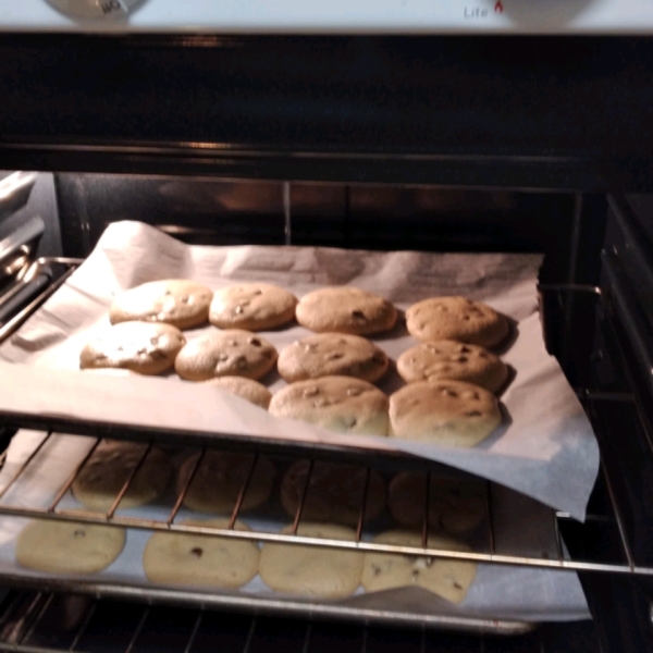 NESTLE® TOLL HOUSE® Caramel Filled DelightFulls™ Chocolate Chip Cookies