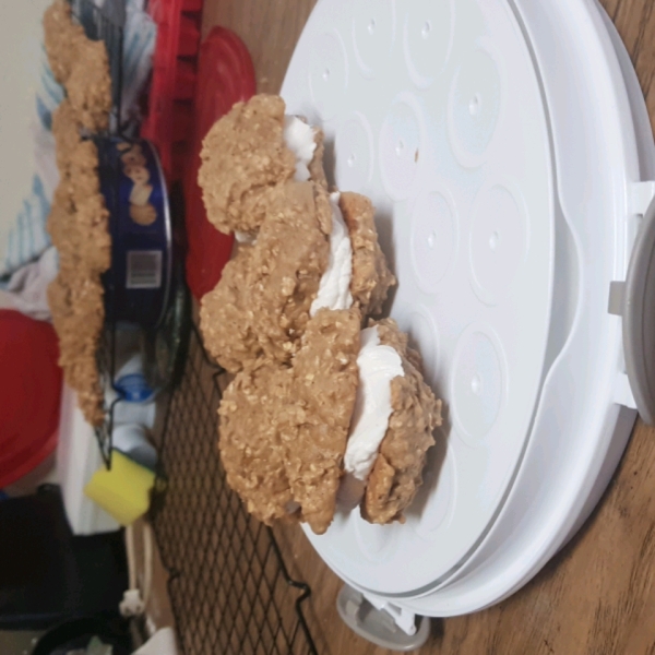 Oatmeal Whoopie Pies