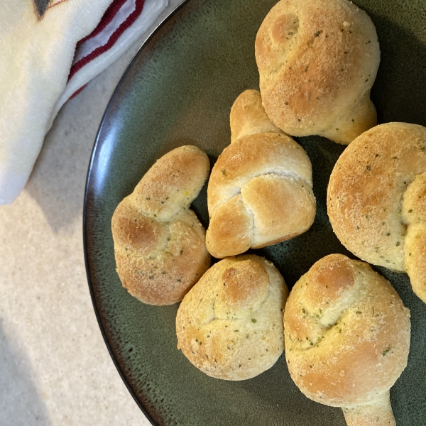 Frozen Garlic Knots in the Air Fryer